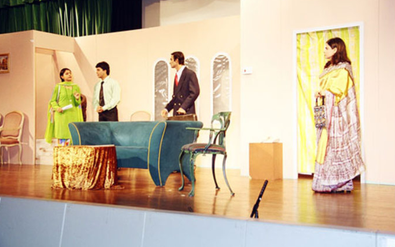 Mummy Retire Thi Kare - Sindhi Play - 2003