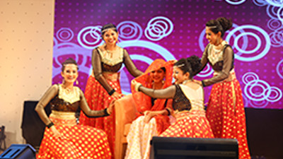 Hathen Gula Mehendi Dance