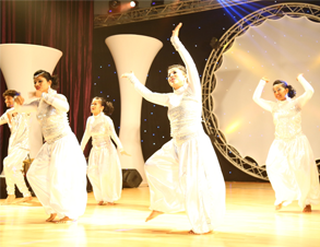 Jhule Jhule Jhulan Muhinjo Jhule Dance