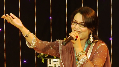 Mor Piyo Tile by Shahnila Ali