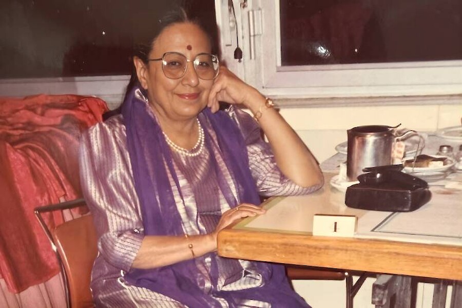 Sundri Uttamchandani-8