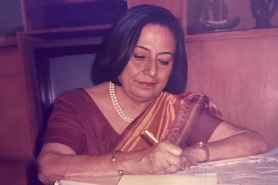 Sundri Uttamchandani-12