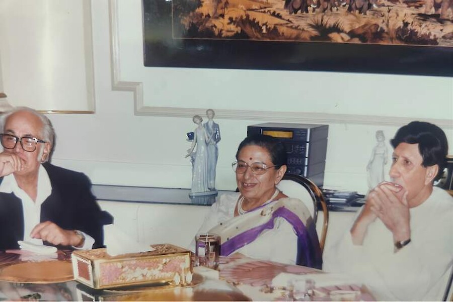 Moti Prakash-Sundri Uttamchandani & Murij Manghnani