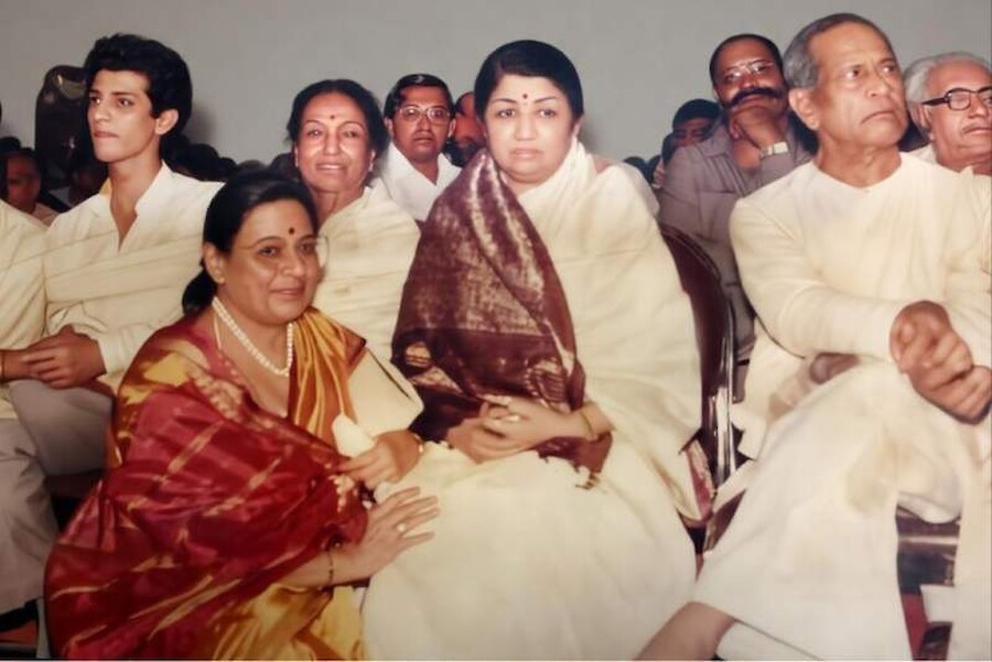 Sundri with Lata Mangeshkar Ji