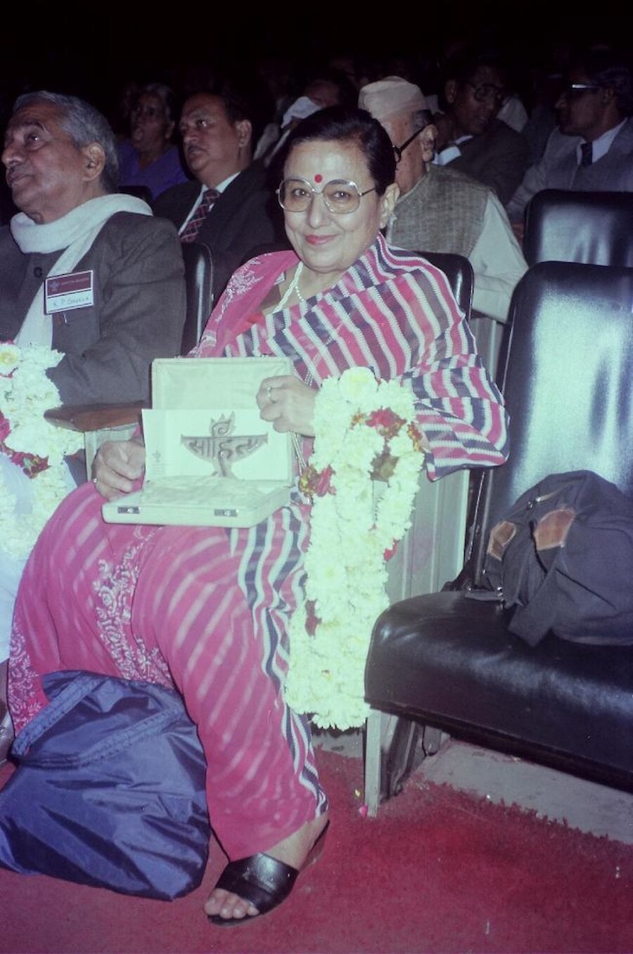 sahitya akademi award 1986 book vichhoro sundri