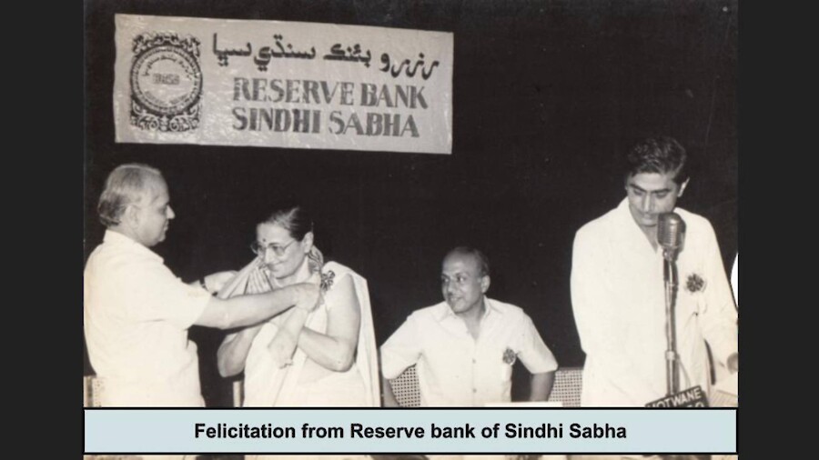 Felicitation by RBI Sindhi Sabha-Dwarko Khilnani and Chandru Punjabi