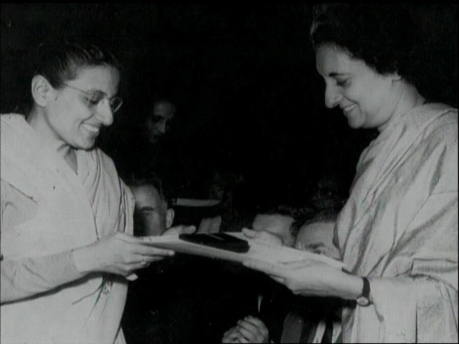 Nehru Award-1978-Sundri with Indra Gandhi -