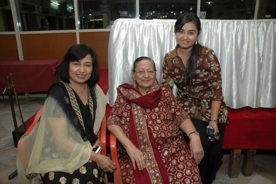 Sundri Meet the Author - 3 generation